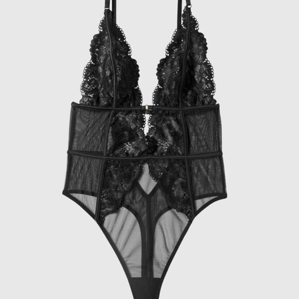 La senza lace and mesh bodysuit